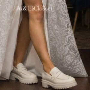 Beautiisoles by Robyn Shreiber Freddie Loafers Women’s 12 Off White Leather NIB